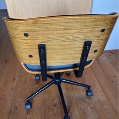 キャスター付き　PCチェアの画像