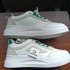 新品 23.5cm レディース スニーカー ホワイト シューズ 靴 カジュアル(916-Z)の画像