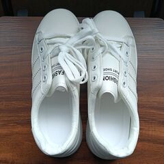 新品 24.5cm レディース スニーカー ホワイト シューズ 靴 カジュアル(919-Z)の画像