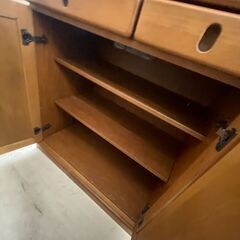 【ジャングルジャングル滋賀草津店】ジモティ来店特価‼ 食器棚 ブラウン J-251122の画像