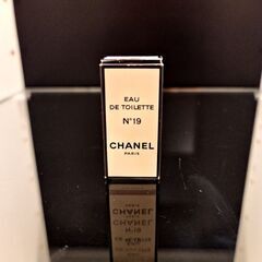 シャネル N19の画像