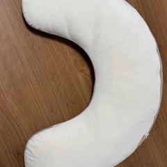 エールべべ　授乳クッションの画像