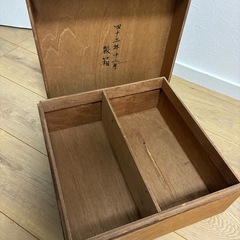 木製の箱の画像