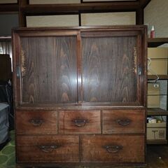 年代物の水屋箪笥になりますの画像