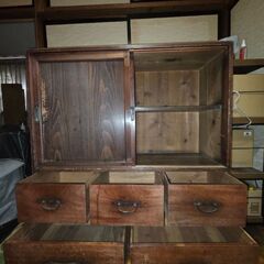 年代物の水屋箪笥になりますの画像