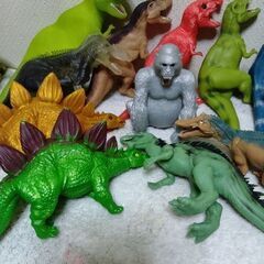 ゴム製恐竜フィギュア15体セットの画像