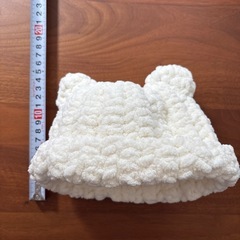 ケーブル編み　ベビー帽子　ホワイトの画像