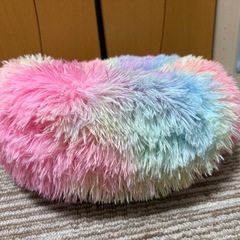 【無料】小型犬用ベッド　直径40cm ふわふわ　レインボー　の画像