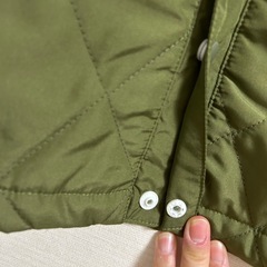 未使用新品！子供用軽量アウター　女の子男の子どちらでもOK 130サイズ　E.CLASSIC キルティングジャケット カーキの画像