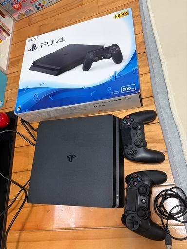 PS4 箱　コントローラ
付き