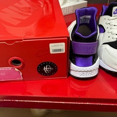 NIKE AIR HUARACHE runRUN27.5センチの画像