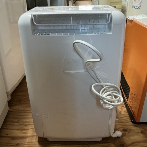 衣類乾燥除湿機??トヨトミTOYOTOMI2021年製DJ-LTS8Jホワイト