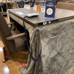 【イオン高脚こたつ】テーブル、こたつ布団、椅子2脚の4
点セットの画像