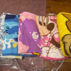 ラグマット 絨毯 and ブランケットセット
の画像