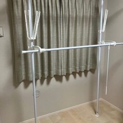 【受け渡し予定】ニトリ　壁面つっぱり物干しの画像