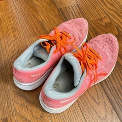 アシックス レディース スニーカー 24.0せんちcm の画像