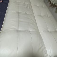 ホワイトレザー風 3人掛けソファベッドの画像