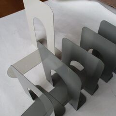 スチール製ブックスタンド６個　PLUS製の画像