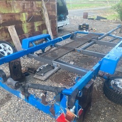 最終値下げ、11月8日までに決めて頂けた場合11万で大丈夫です。写真新しく載せ直しました。ボートトレーラー　平トレーラーに改造途中   テールなど外れております。こちらで仮に付けることも可能です。の画像