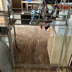 まくらやセーターなどの平干しに🩵タオルハンガー🧺8枚掛け❗️コンパクトに収納も❗️衣類干し👚ステレンス製グレーの画像