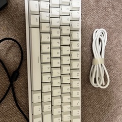 (引越し片付け)ゲーミング、キーボード、マウスの画像