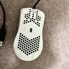 (引越し片付け)ゲーミング、キーボード、マウスの画像