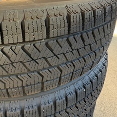 スタッドレスタイヤ
の画像