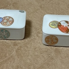 【お値下げ】深川製磁　寿赤絵　ペア　蓋物　ボンボニエールの画像