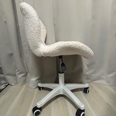 オフィスチェアの画像