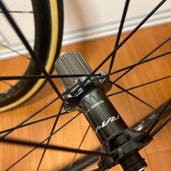 DURA-ACE WH-9100 C40 TU カーボンホイールの画像
