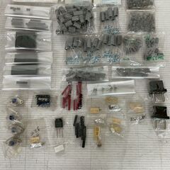 電子機器部品 大量まとめ売り コンデンサー 電子パーツ など まとめ コンパンダ 現状品  電子機器 Y2300の画像