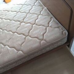 札幌市近郊にお住まいの方限定！送料無料！大塚家具 収納付きセミダブルベッドとフランスベッド 低反発フォームマットレス付きの画像