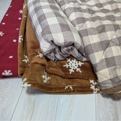 【無料でお譲りします】こたつセット一式（こたつ本体＋掛け布団＋敷き布団＋カバー付き）の画像