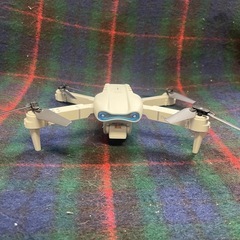 E99 Drone 折りたたみ式ドローン　ドローンの画像