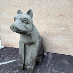 石像 犬のオーナメントの画像