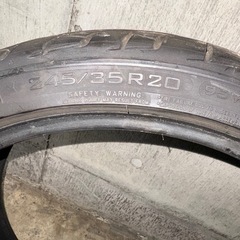 夏タイヤ245\35R20タイヤ1本のみ
の画像