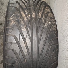 夏タイヤ245\35R20タイヤ1本のみ
の画像