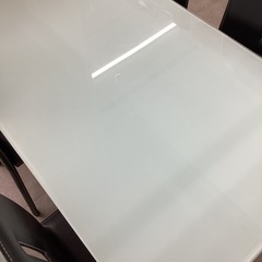 【取りに来られる方限定】　ガラス天板テーブルダイニング５点セットの画像