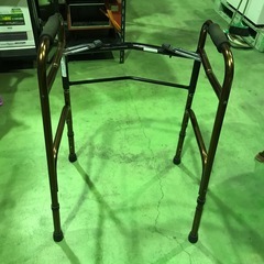 折りたたみ式老人用ジマーウォーカー　軽量の画像