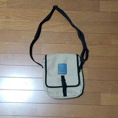 収納上手ファスナーポケット付き。かわいいSTUSSYの画像