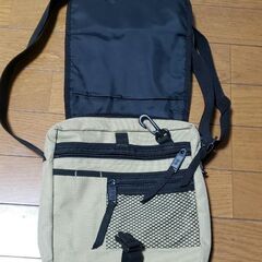 収納上手ファスナーポケット付き。かわいいSTUSSYの画像