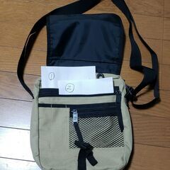 収納上手ファスナーポケット付き。かわいいSTUSSYの画像