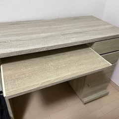 【LOWYA/パソコンデスク A4サイズ対応の収納一体型】の画像