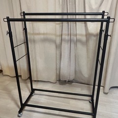 ハンガーラックの画像