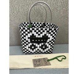 マルニ MARNI かごバッグ　の画像