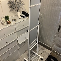 鏡、収納付きの画像