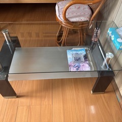 ガラステーブル　ロータイプの画像