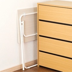 折り畳むできる机の画像