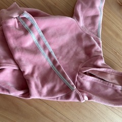 120くらい女の子パーカーの画像