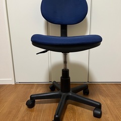 回転椅子
の画像